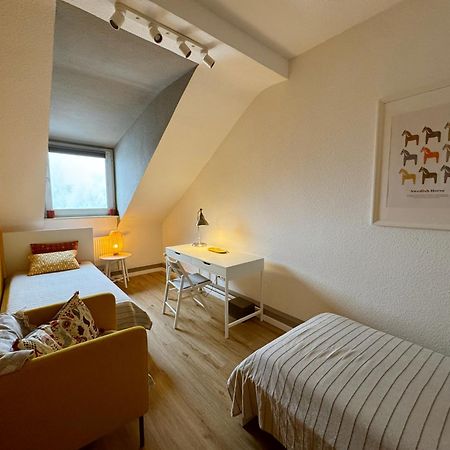 Big Flat With Fresh Renovation, Free Parking, Sonyps, Netflix Apartment Duisburg Exterior photo
