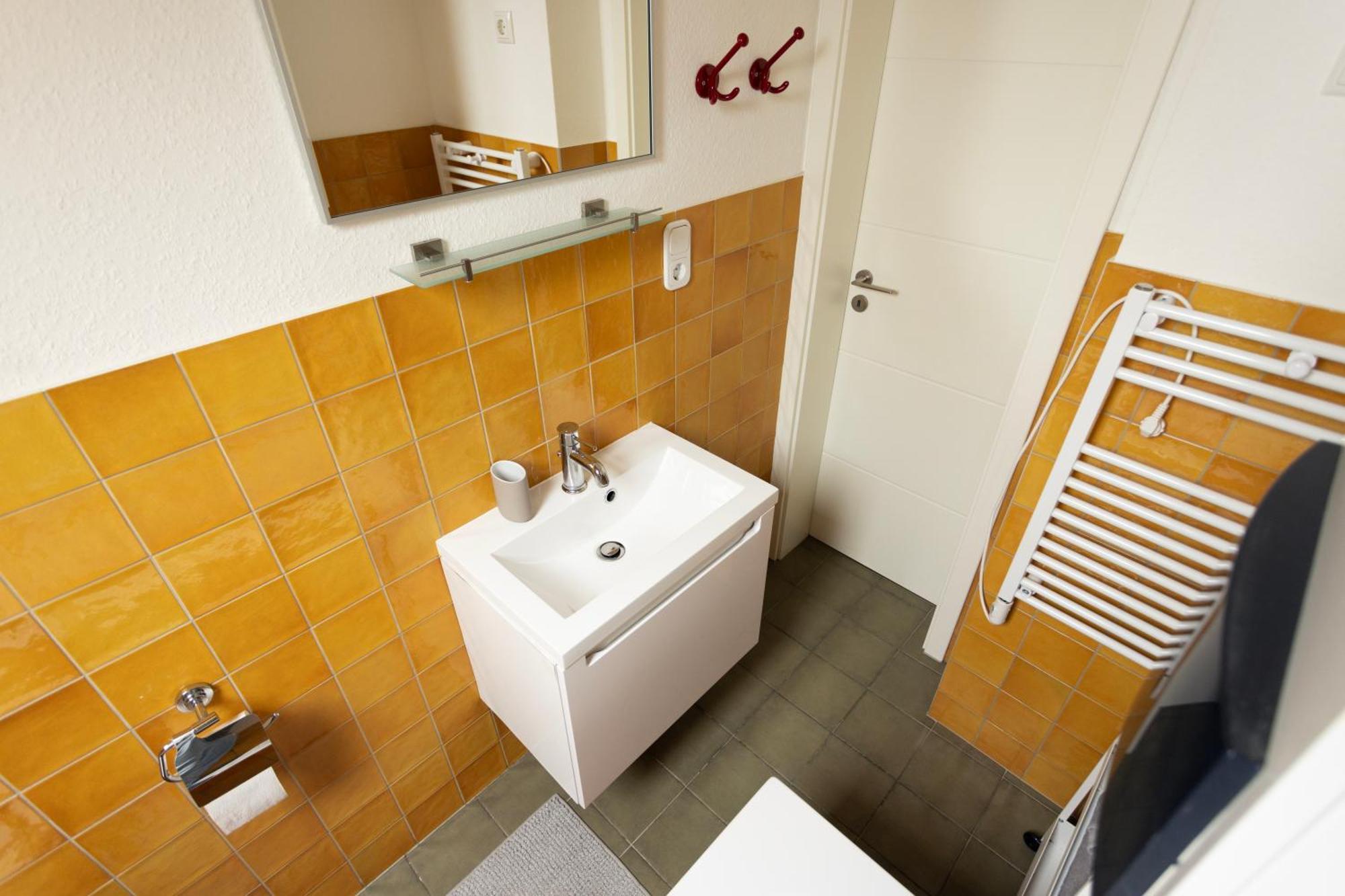 Big Flat With Fresh Renovation, Free Parking, Sonyps, Netflix Apartment Duisburg Exterior photo
