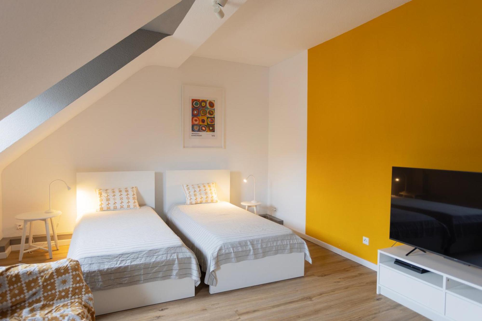 Big Flat With Fresh Renovation, Free Parking, Sonyps, Netflix Apartment Duisburg Exterior photo